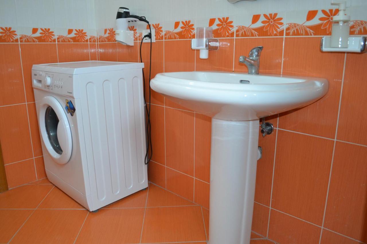 Flowers & Green 2 Bedrooms Apartment & Box Garage Vlorë Esterno foto
