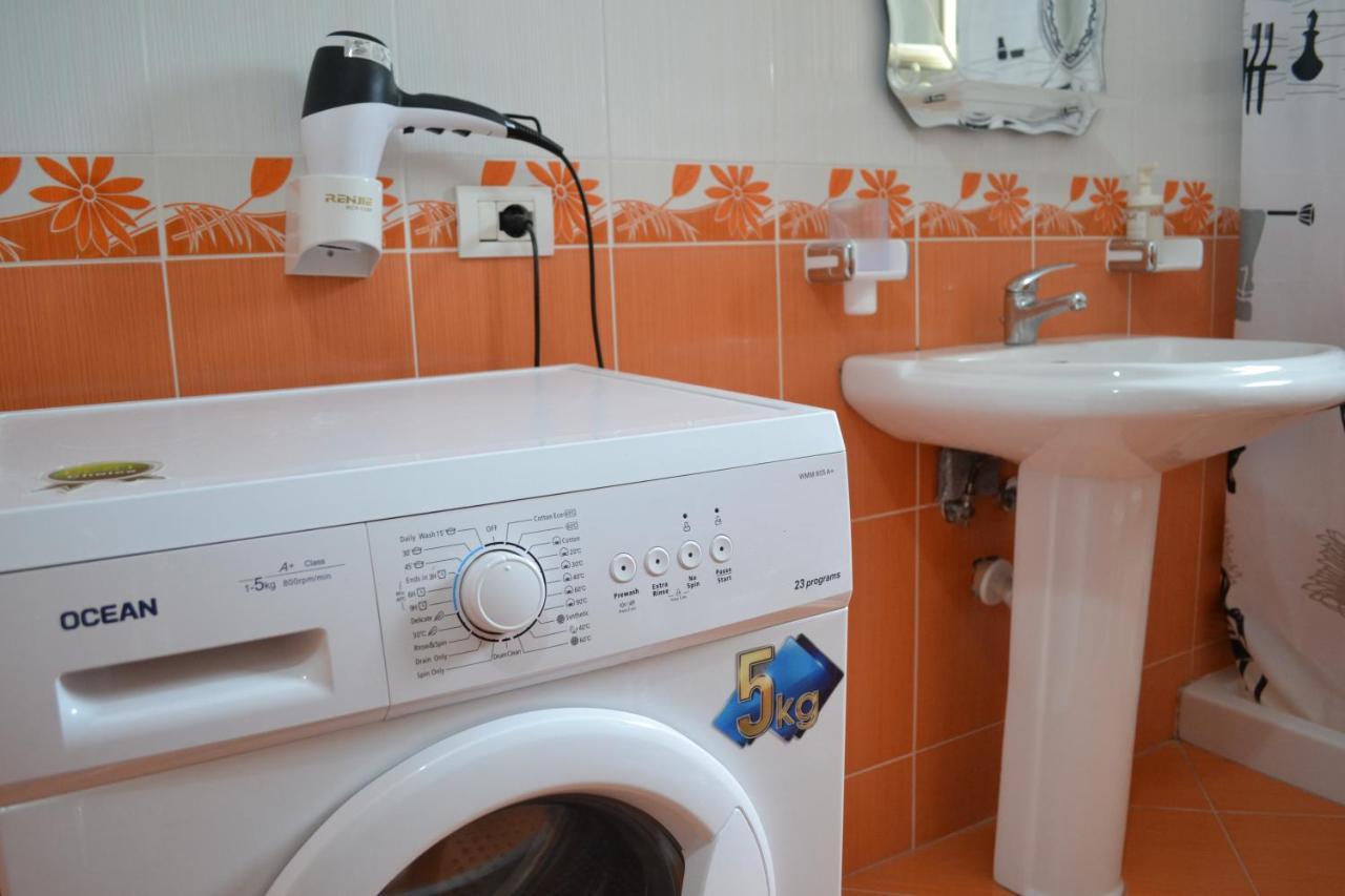 Flowers & Green 2 Bedrooms Apartment & Box Garage Vlorë Esterno foto