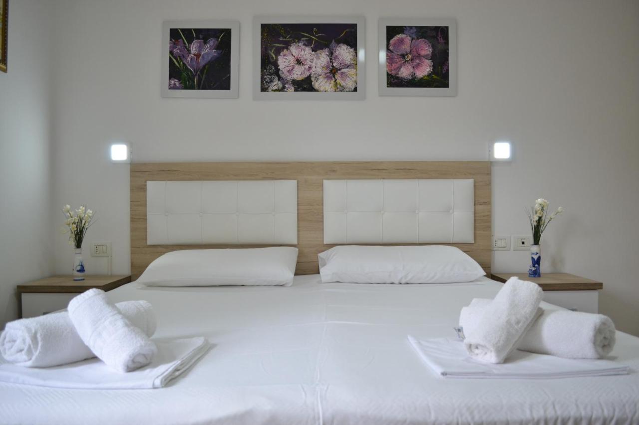 Flowers & Green 2 Bedrooms Apartment & Box Garage Vlorë Esterno foto