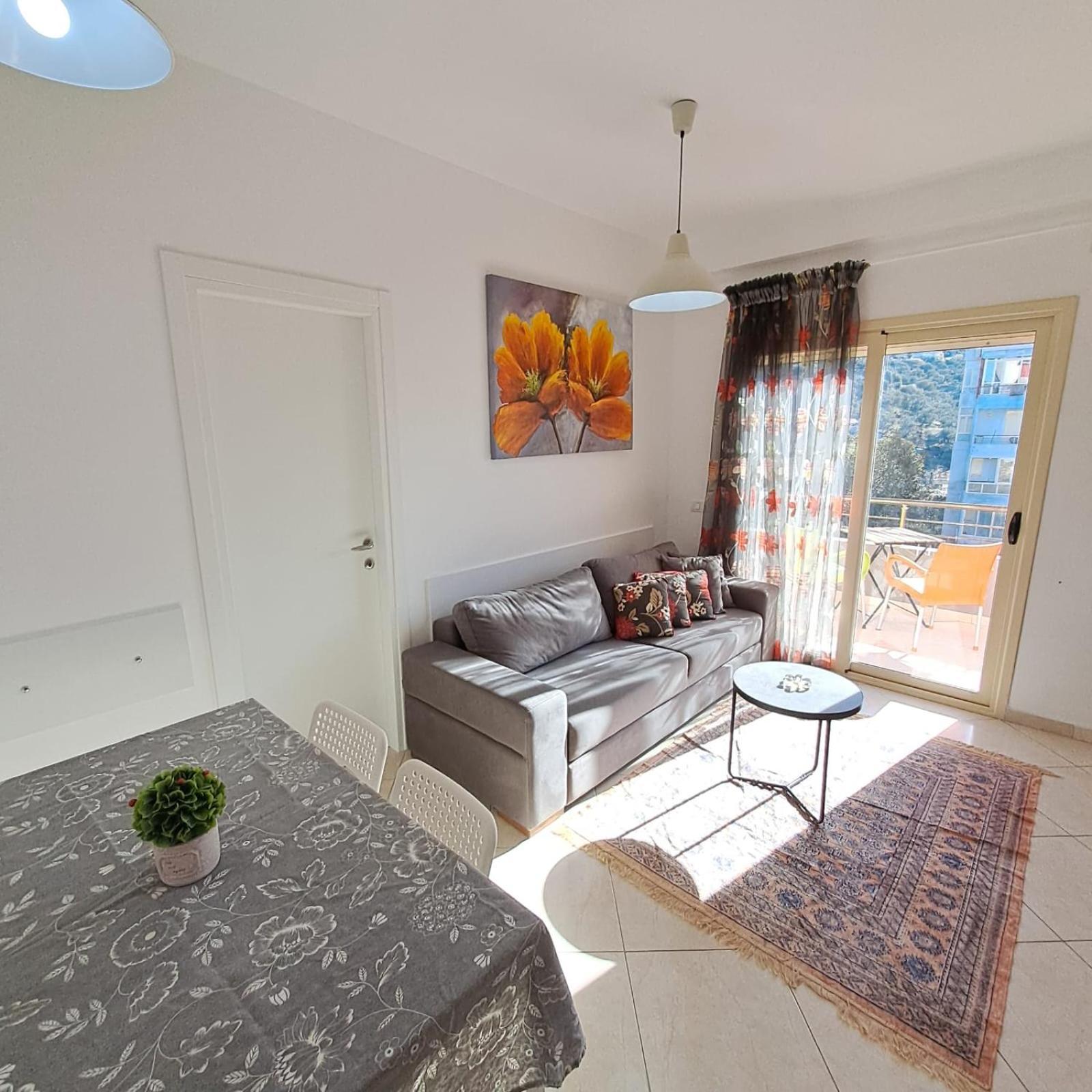 Flowers & Green 2 Bedrooms Apartment & Box Garage Vlorë Esterno foto