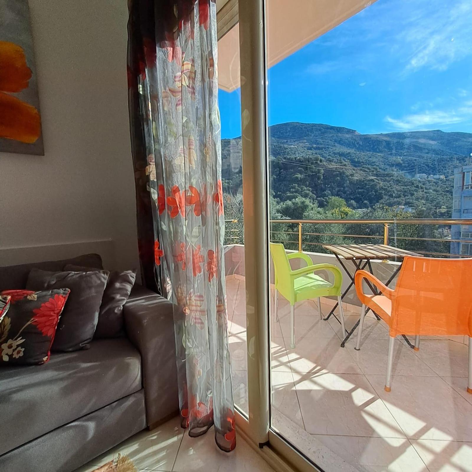 Flowers & Green 2 Bedrooms Apartment & Box Garage Vlorë Esterno foto
