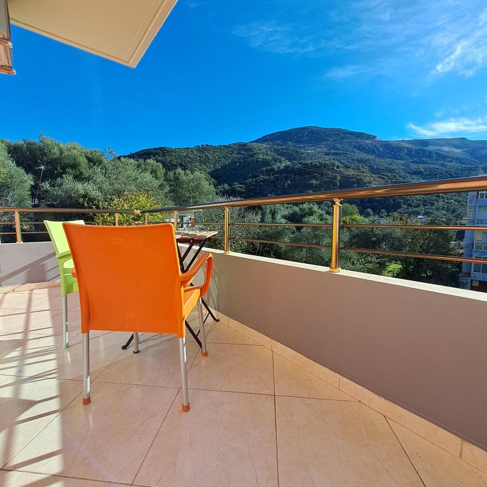 Flowers & Green 2 Bedrooms Apartment & Box Garage Vlorë Esterno foto